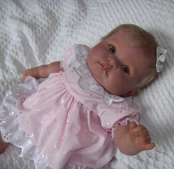 Reborn baby dukke